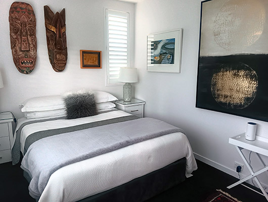 Queen room